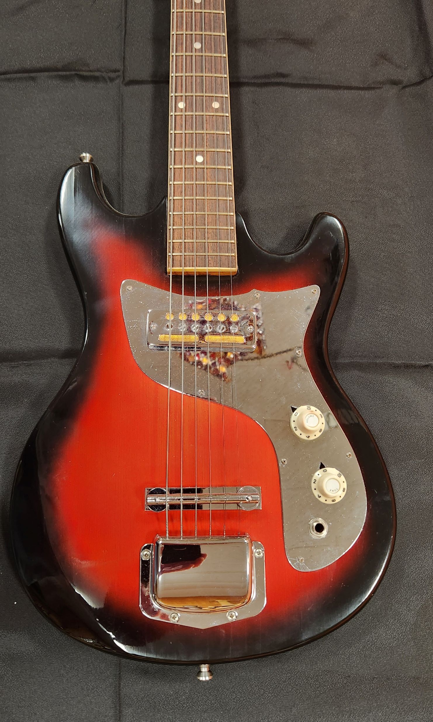 Vintage 1960's MIJ Ranger Kawai Teisco Electric Guitar Sunburst Gold Foil Pickup - Image 2