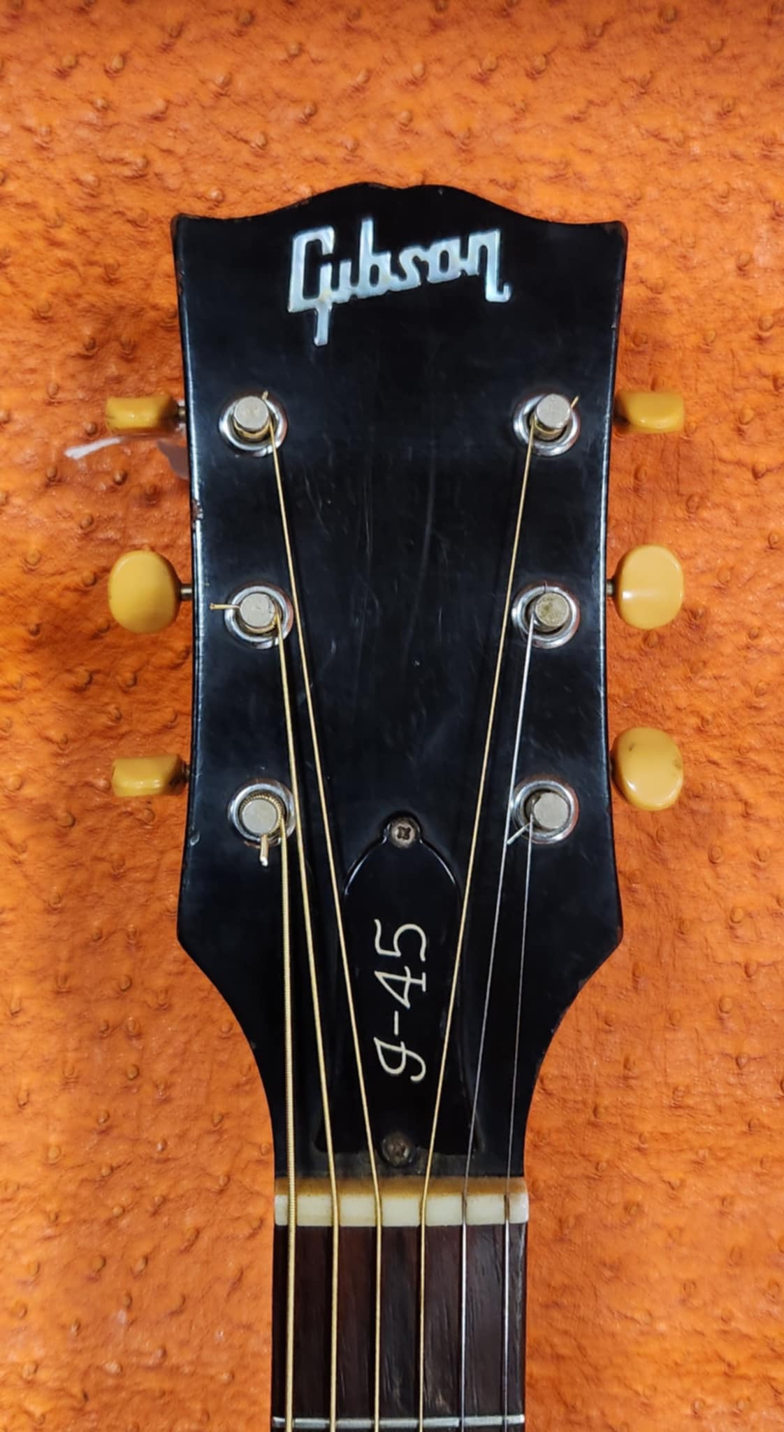 1968 Gibson J-45 Acoustic Guitar w/case - Image 4